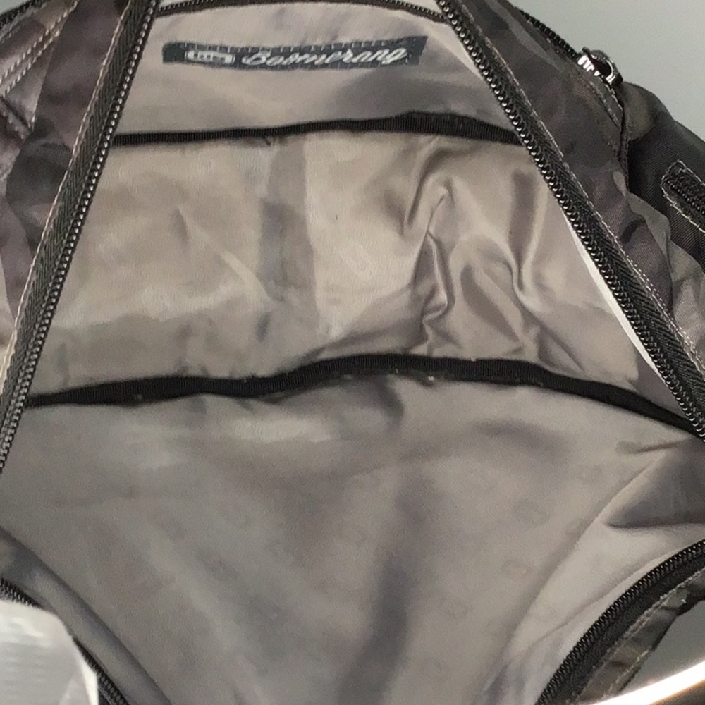 LUG Boomerang Charcoal Gray Camo Print Crossbody Sling Freestyle Bag - Picture 14 of 14